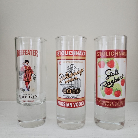 Beefeater and Assorted Tall Shot Glass 6pc. Set - Clear - Picture 3 of 9